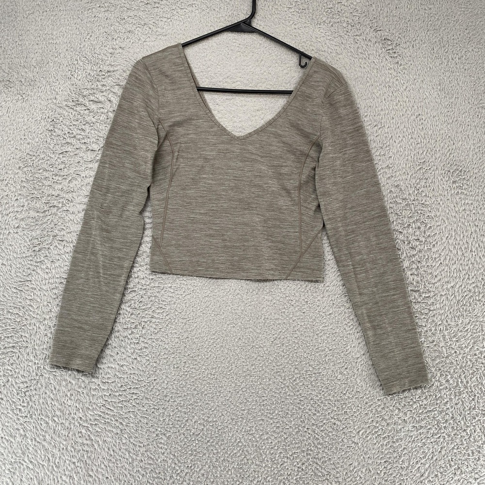 Lululemon Crop Long Sleeve Shirt Womens Small 4/6 Gray V Neck Slim‎ Fit Yoga Top